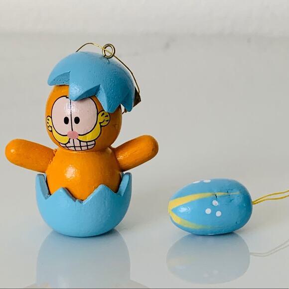 1981 Garfield Wooden Easter Ornament - Picture 1 of 8